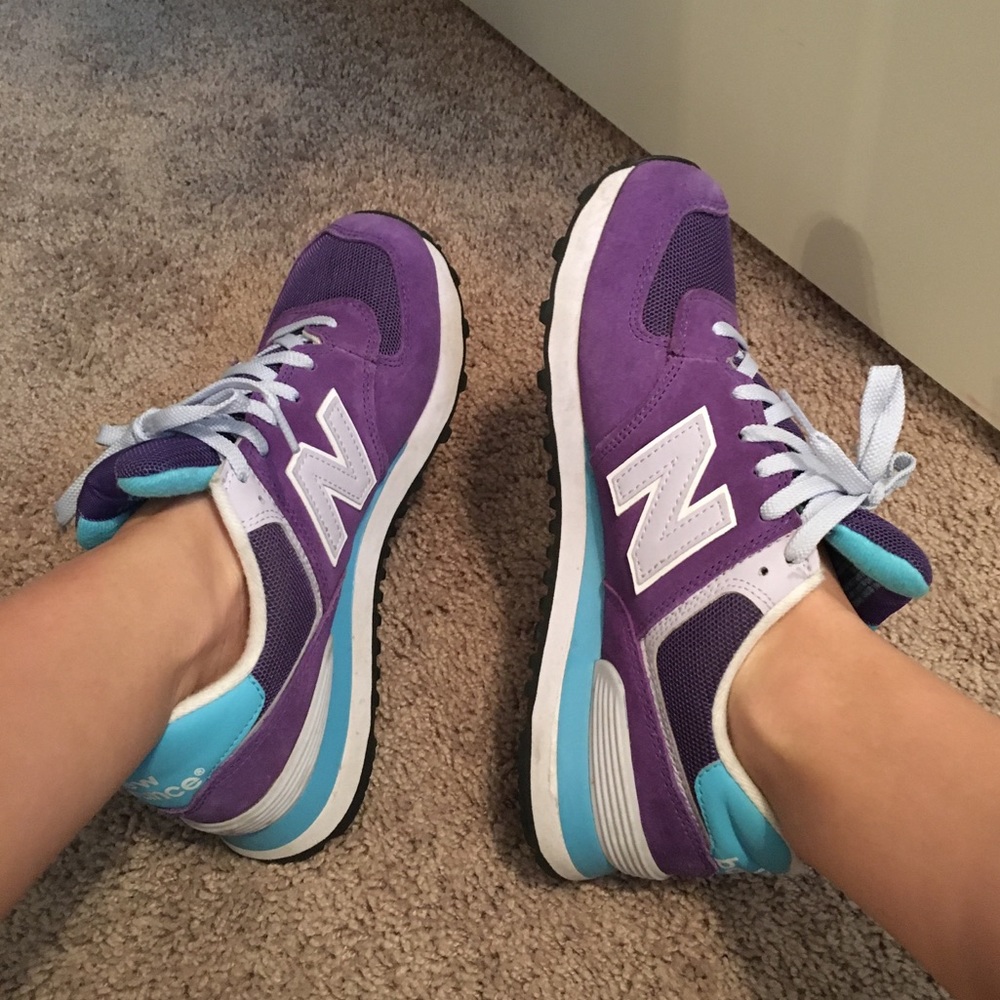 New balance 574 tennis shoes size US 8.5